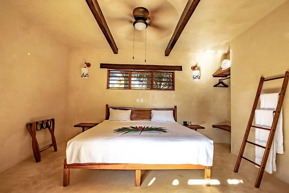 Hotel Buenavista Bacalar Jungle Experience 3*, Buenavista (Quintana Roo) Мексика
